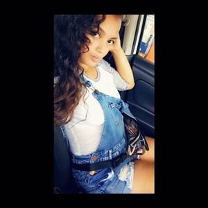 Meet your Posher, Stephania